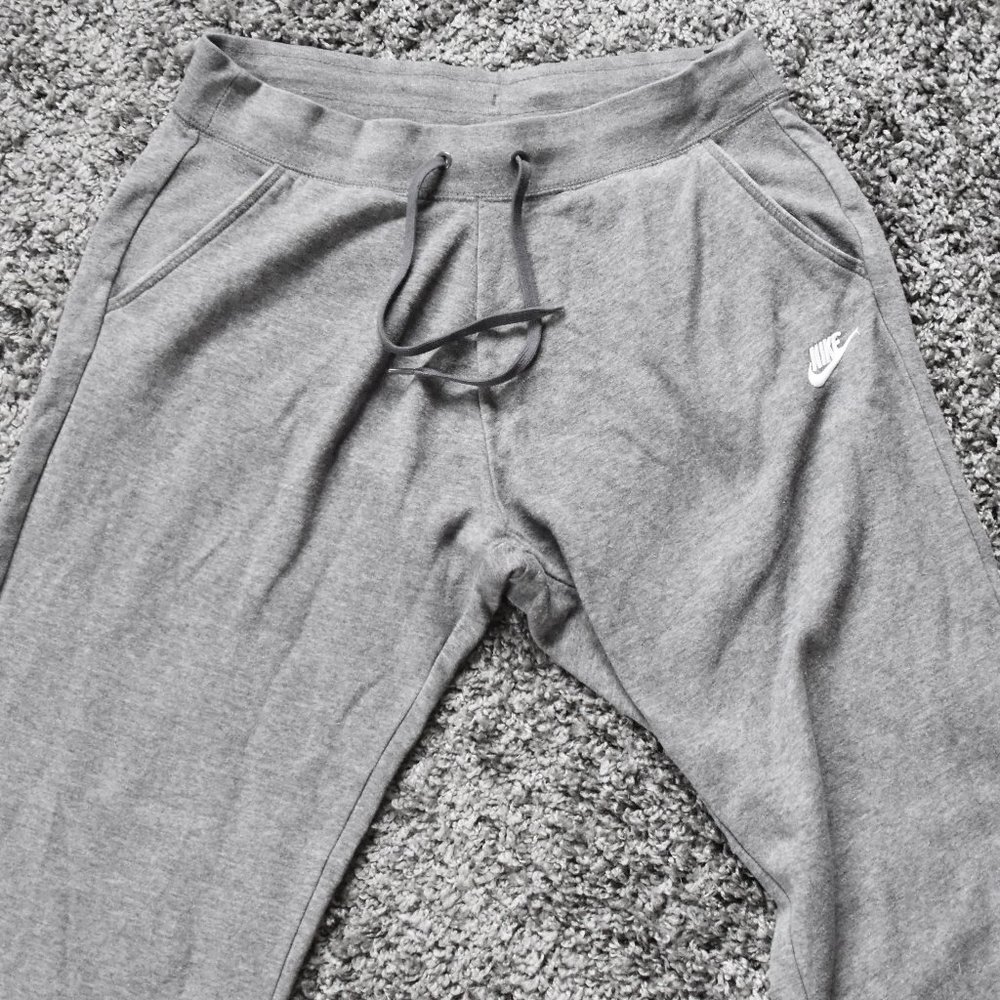 Nike - Gray and White - Large - Sweatpants